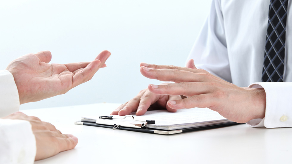 まずはお問い合わせとヒアリングから始まります