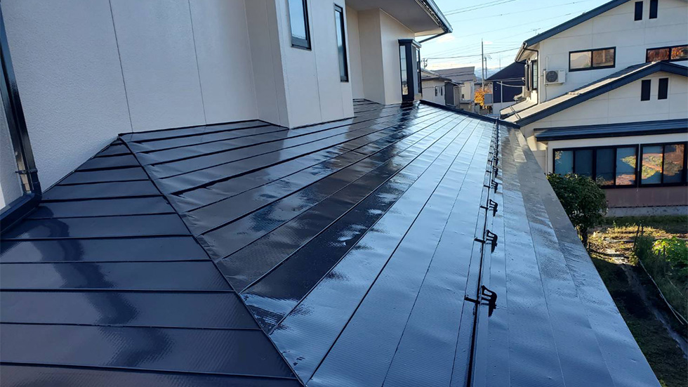 屋根塗装の費用と工事の基本